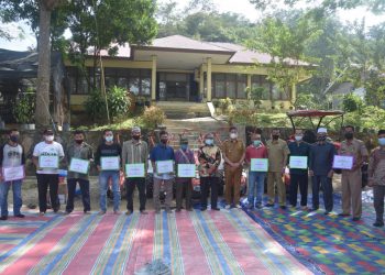 Bantuan Alsintan Traktor dan Pompa Air Untuk Kelompok Tani di Sawahlunto