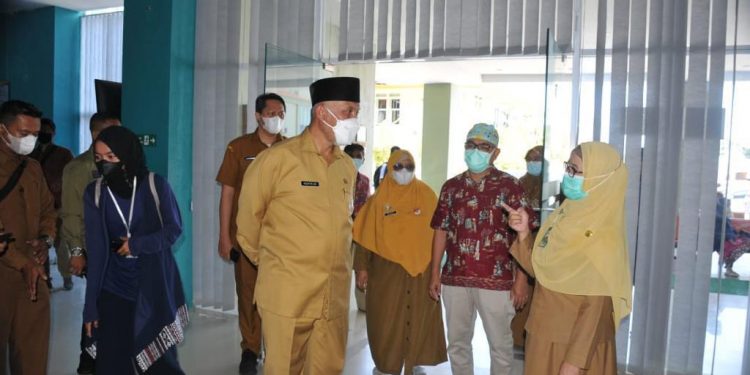 Gub Sumbar Tinjau Kesiapan RSUD dr Rasidin Soal Covid-19
