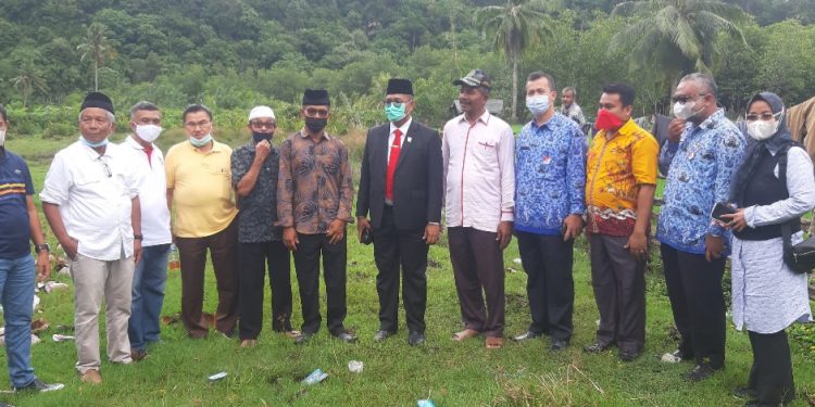 Kunjungan Lapangan, Ketua DPRD Padang Syafrial Kani Respon Keinginan Masyarakat untuk Bangun SMK di Bungus Teluk Kabung