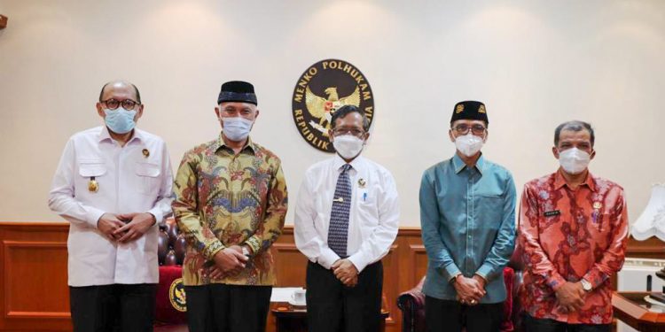 Bupati dan Wakil Bupati Temui Menk Polhukam