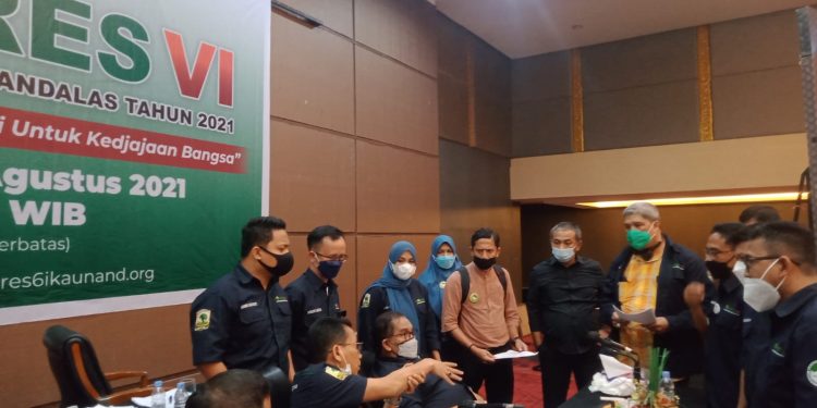 Luar Biasa, Pemilihan Ketum IKA Unand Lebih Alot Dari Pemilihan Gubernur