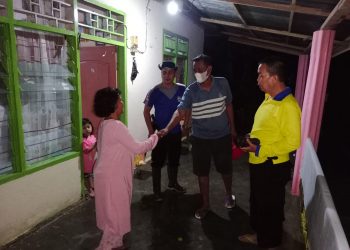 Kapolsek Batang Kapas dan Jajaran Salurkan Indomie dan Telur Kepada Korban Banjir
