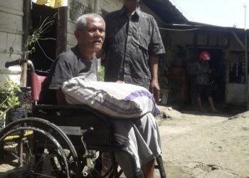Sebatang Kara, Mualaf Penderita Hernia dan Struk Butuh Bantuan di Bukittinggi