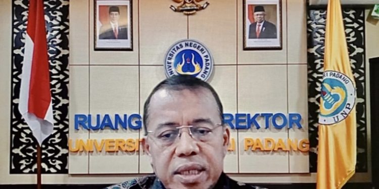 Rektor UNP Ganefri Buka Konferensi Internasional TEFLIN Ke- 67 dan ICOELT Ke 9