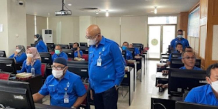 Dirut Perumdam Kota Tinjau Ujian Kenaikan Pangkat dan Ijazah