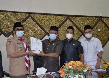 Rapat Paripurna Penyampaian APBD Perubahan TA 2021 Oleh Wali Kota Padang
