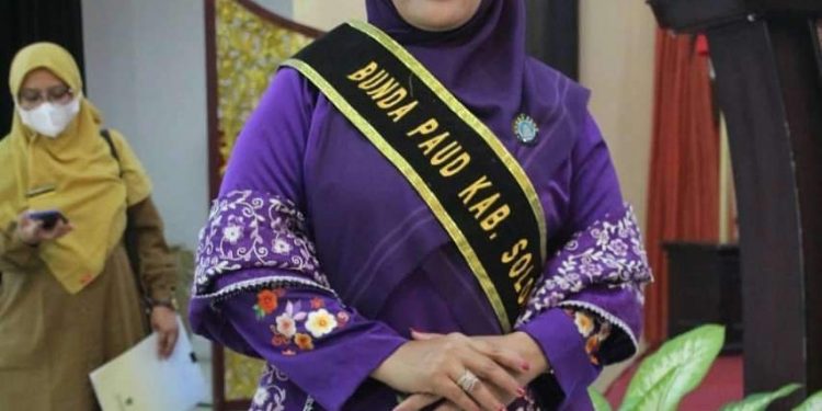 Erniati Khairunas Dikukuhkan Jadi Bunda PAUD Solok Selatan
