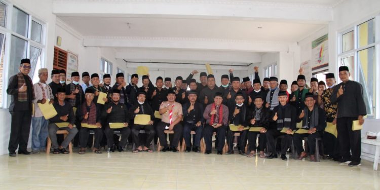 Ketua MPA Serahkan SK KAN Pauh IX Periode 2021 – 2026