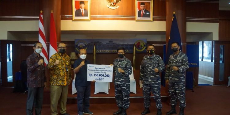 CSR Bank Mandiri Rp 150 Juta Kepada Puskopal Lantamal II