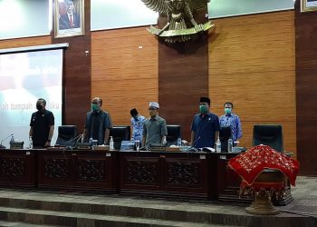 Rapat Paripurna DPRD Sumbar Nota Pengantar APBD-P Sumbar 2021