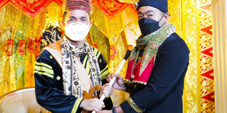 Bagala Datuak Rajo Nan Sati, Audy Joinaldy Beri Selamat Kepada Kapolres Padang