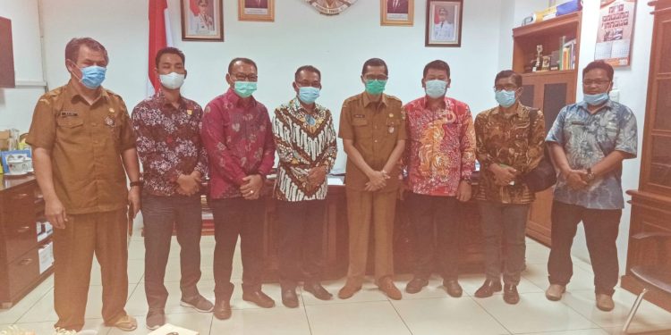 Sekwan DPRD Sumbar Raflis Dikunjungi Pimpinan DPRD Mentawai
