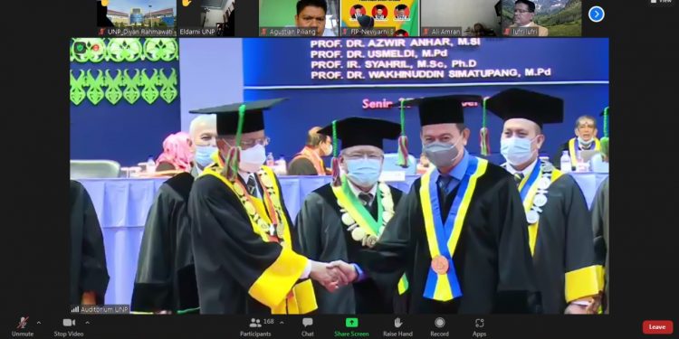 Orasi Ilmiah Pengukuhan Guru Besar UNP Prof. Abdul Razak Usung Konsep Ekonanobioteknologi