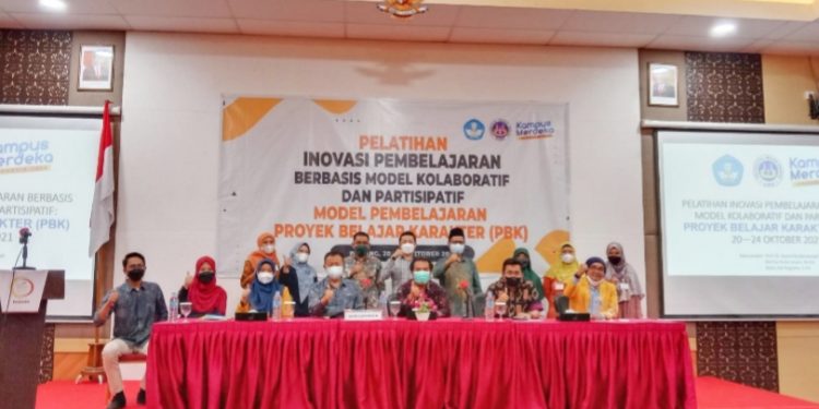 Pelatihan Inovasi Pembelajaran Berbasis Model Kolaboratif dan Partisipatif: Model Pembelajaran PBK