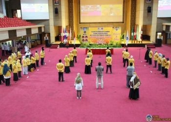 Rektor UNP Lantik Pengawas dan Administrator Secara Luring