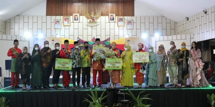 Grand Final Pemilihan Uda Uni Solsel Dihadiri Putri Pariwisata Indonesia