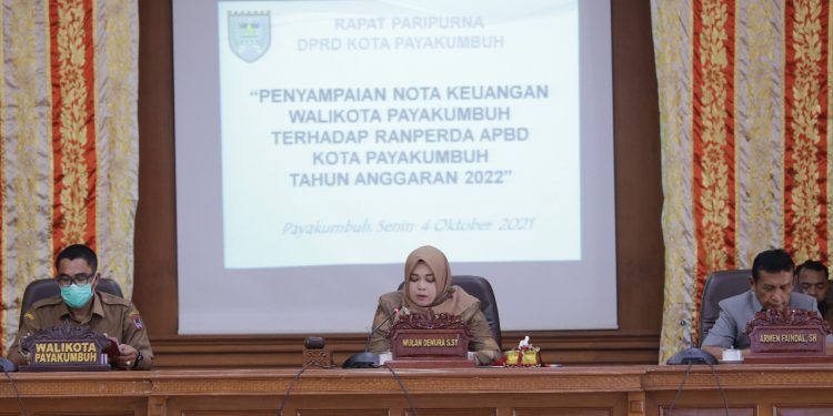 Paripurna, Wali Kota Payakumbuh Sampaikan Nota Penjelasan Ranperda APBD 2022