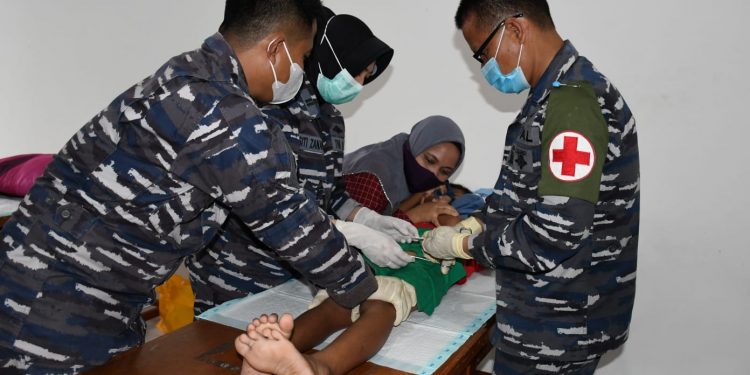 Hari Kesehatan TNI AL, Lantamal II Gelar Khitan Gratis