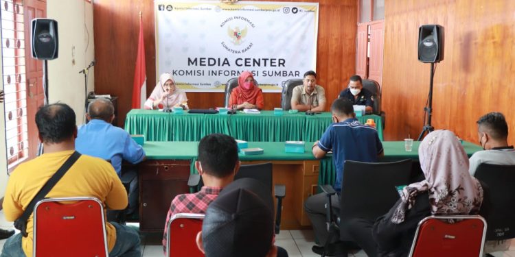 Satunya di Dunia EMonev Keterbukaan Informasi Publik, KI Sumbar Beri Anugerah Badan Publik 2 Desember