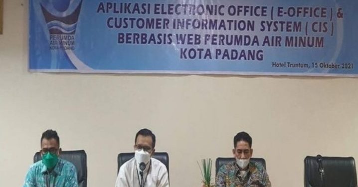 Perumda Air Minum Kota Padang Lakukan Training Aplikasi E-Office dan CIS