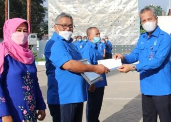 Direksi Perumda AM Kota Padang Lepas Purna Bhakti Haru Biru