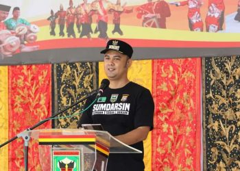 Bupati Sijunjung Buka Pementasan Hasil Karya GSMS