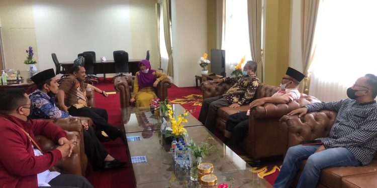 Rektor Prof Martin Kustati : Alumni IAIN-UIN Imam Bonjol Bakal Gelar Mubes