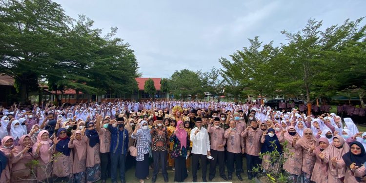 Kunjungi MAN 2 Pessel, Tim Visitasi KI Sumbar Disoraki Salam Keterbukaan