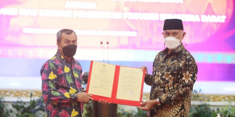Pemprov Sumbar dan Riau Tandatangani Kesepakatan dan Perjanjian Kerjasama