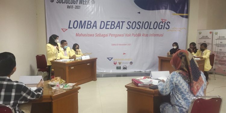 12 Tim Kampus Debat Soal Keterbukaan Informasi Publik