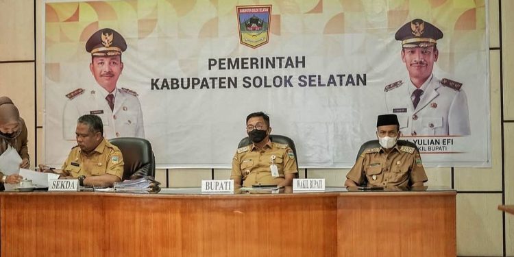 Bupati Dan Wakil Bupati Solsel Rakor Evaluasi Penyerapan Anggaran 2021