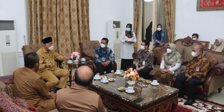 Antisipasi Covid- 19, Kementerian Perindustrian RI Hibahkan 1200 Tabung Oksigen Medis untuk Sumbar