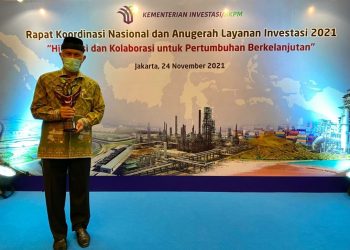 Pemprov Sumbar Raih Anugerah Layanan Investasi 2021