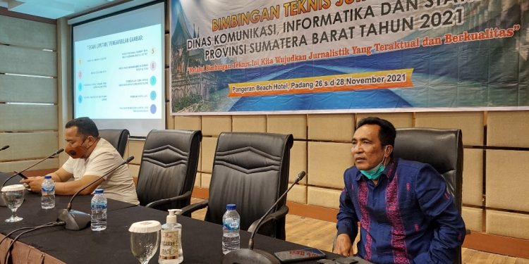 Adrian Tuswandi: Keterbukaan Informasi ‘Hantu’ bagi Pejabat Publik