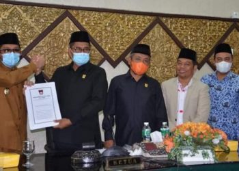 Rapat Paripurna DPRD Padang Penyampaian Pandangan Umum Fraksi-fraksi Terhadap RPJMD 2019- 2024