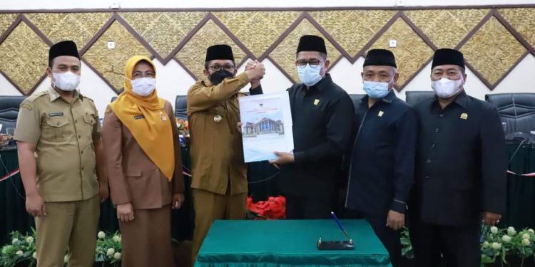 DPRD Padang Bersama Pemko Setujui Ranperda Perubahan RPJMD 2019-2024