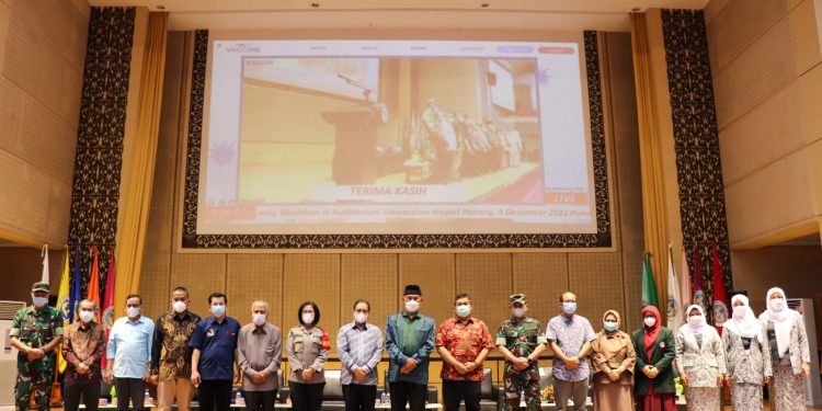 Gubernur Buka Gebyar Vaksinasi 1000 Ibu Hamil dan Menyusui di Auditorium UNP