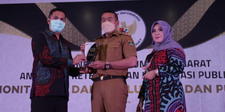 Wagub Audy Joinaldy: Keterbukaan Informasi Penting untuk Angkat Potensi dan Keunggulan Sumbar