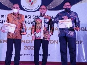 Perumdam Kota Padang Raih Anugerah Badan Publik Informatif
