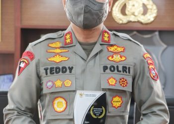 Teddy Minahasa Putera, Kapolda Peraih Tokoh Keterbukaan Informasi Publik 2021