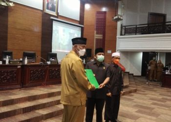 Paripurna Penyampaian Tanggapan Gubernur atas Ranperda Prakarsa DPRD dan Pandangan Fraksi- fraksi Terhadap Dua Ranperda Diusulkan Pemda