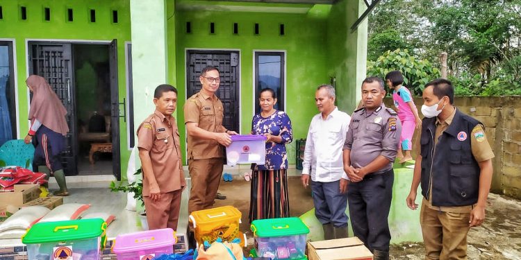 BPBD Solok Selatan Tanggap Bencana, Bantu Nagari Dusun Tangah Terendam Banjir