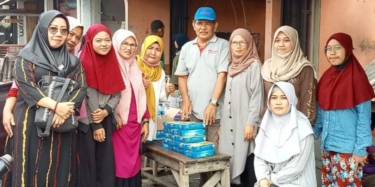 MR Box Aksi Donatur Pertama Bantu Korban Kebakaran Bandar Buat