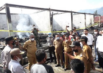 Bupati Khairunas Tinjau Lokasi Kebakaran Pasar Baru Muara Labuh