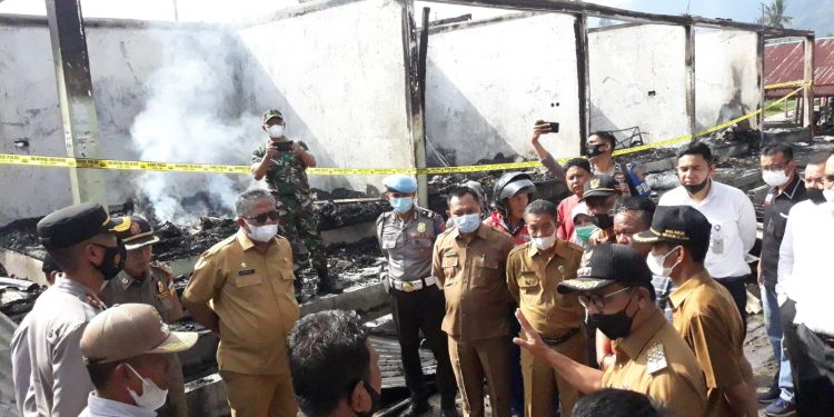 Bupati Khairunas Tinjau Lokasi Kebakaran Pasar Baru Muara Labuh
