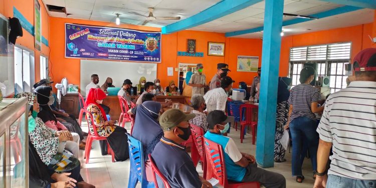 Camat IV Jurai Apresiasi Masyarakat Salido Ikuti Vaksinasi Covid- 19