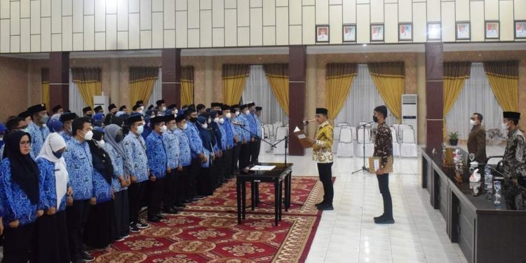 Bupati Solsel Lantik 140 Pejabat Fungsional