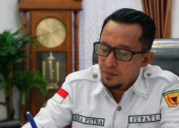 Eka Putra 10 Besar Bupati Terpopuler se-Indonesia