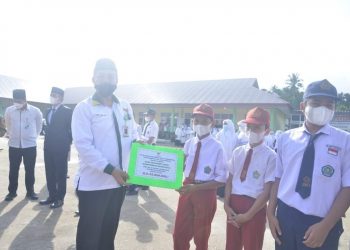 Keren, BAZNAS Sawahlunto Bantu 50 Pelajar Madrasah dari Keluarga Kurang Mampu