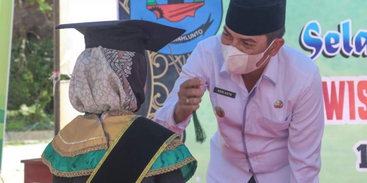 Wali Kota Sawahlunto Deri Asta Wisuda Santri dan Resmikan Rumah Tahfidz Darul Huffadz